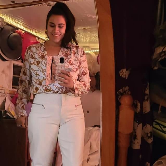 Poshmark - Picture 3 of 8